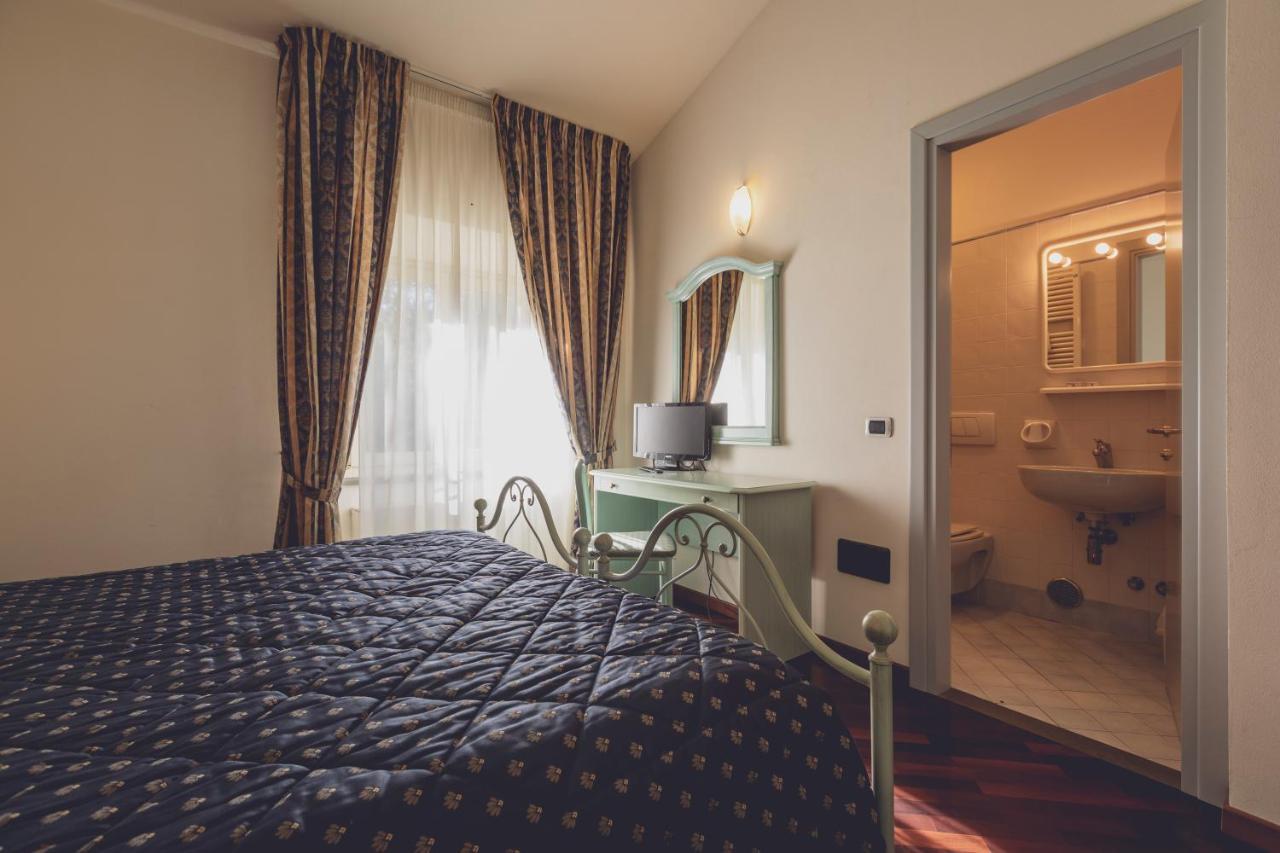Albergo Ristorante Pasqui Rocca San Casciano Extérieur photo