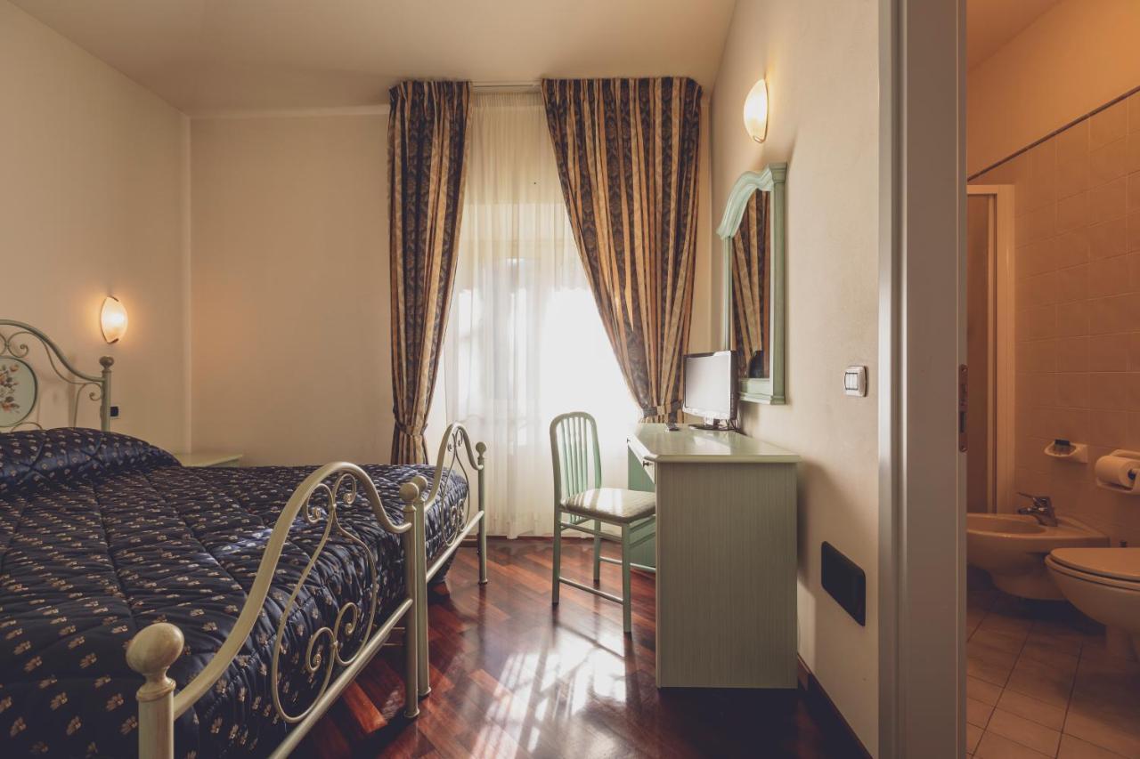 Albergo Ristorante Pasqui Rocca San Casciano Extérieur photo